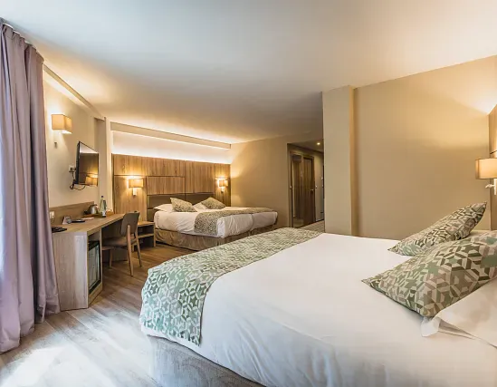 Chambre quadruple, trois configurations