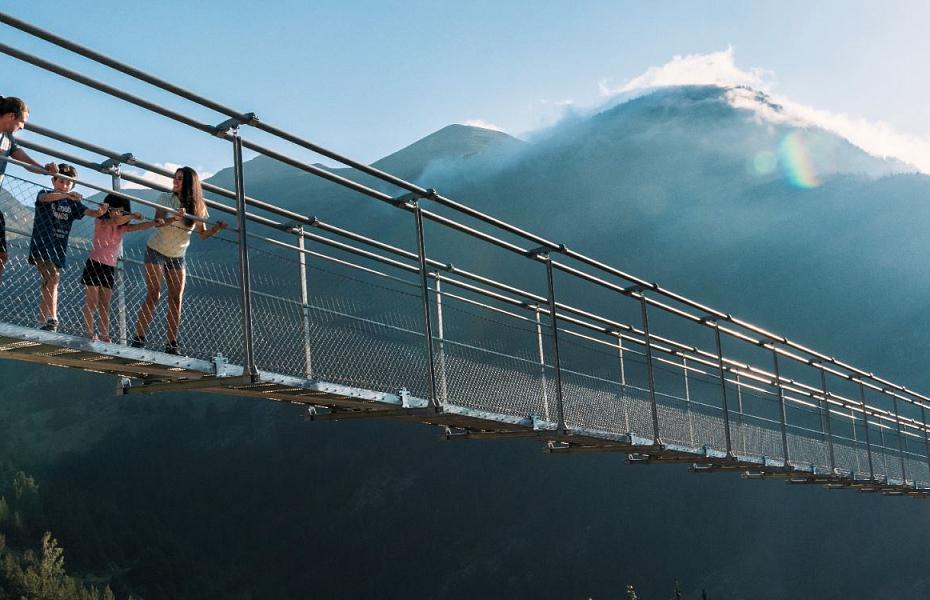 Tibetan Bridge Entrance + Roc del Quer Viewpoint + Round trip bus from Canillo
