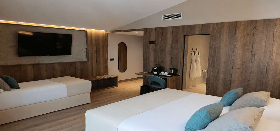 Premium Triple Room with Views